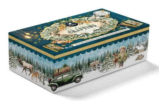Geschlossene Adventskalender-Box „24 Days of Crafting" mit winterlicher Waldszene, Hirschfamilie und grünem VW-Käfer auf der Außenseite