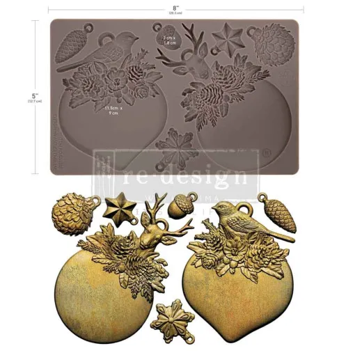 Silikonform "Evergreen Antler Emblem" mit zwei Kugel-Anhängern (Rentierkopf mit Blütenkranz bzw. Vogel mit Tannenzapfen), Stern, Eichel und Schneeflocke, daneben die goldfarben gegossenen Teile