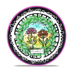 Runde Karte mit Blätterkranz, zwei Folk-Art-Blüten und Etikett flowers