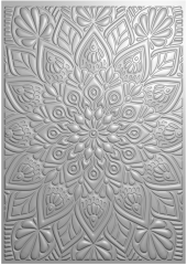 Silbern geprägtes Mandala-Muster auf Cardstock in Nahaufnahme