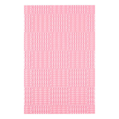 Nahaufnahme des geprägten Diamantblockmusters in Rosa, das die feine 3D-Struktur des Prägefolders zeigt.