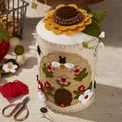 Spellbinders Etched Dies - Summer Felt Stitch & Create - Floral Beehive