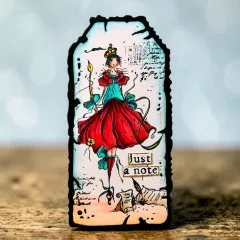 Anhänger-Karte mit der gestempelten Schreiberin im roten Kleid und dem Schriftzug „just a note“.