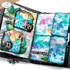 Anwendungsbeispiel: Journal-Doppelseite mit Waben-Stanzteilen in Rosa, Zahlen-Buttons „13“ und „21“ sowie Wortcollage „Live Art“ und „Just Because“.