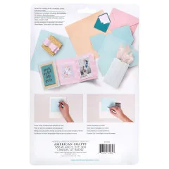 Packung zeigt bunte Papiere, Karten, Umschläge und gefaltete Projekte aus dem Score Board