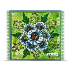 Grüne Beispielkarte mit blau-weißem Blütenkranz und Stempel „nature"