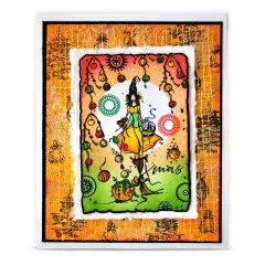 Kunstpapier-Collage-Karte mit gelb-grün kolorierter Boho-Feenfigur zwischen hängenden Kugeln, Schriftzug 'Xmas'.