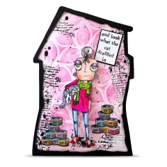 Haus-Stanzform-Karte in Pink mit gestapelten Katzendosen und Spruch „and look what the cat dragged in"