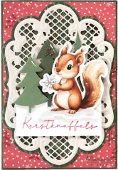 Weihnachtskarte "Kerstknuffels" mit Eichhörnchen-Die-Cut vor Tannenbäumen im filigranen Spitzenrahmen.