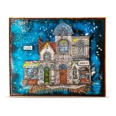 Mixed-Media-Karte in Blautönen mit beleuchtetem Ladenhaus, Strukturpaste-Elementen und Wortstempel „Voilà"