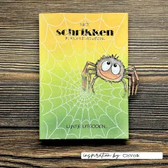 Gelb-grüne Karte mit gestempeltem Spinnennetz, kolorierter Spinne am Fadenrand und Text 'Niet schrikken, ik kom even een lijntje uitgooien'