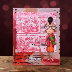 Pinkfarbene Collage-Karte mit Vintage-Zeitungsmuster und der Näh-Figur mit Schriftzug sewcioPath