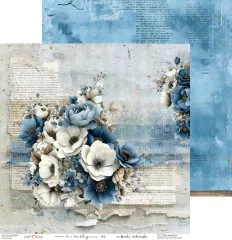 Blau-weißes Anemonen-Bouquet vor vergilbtem Notenblatt- und Zeitungstext-Hintergrund