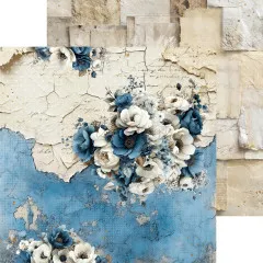 Blau-weißes Blumenbouquet auf zerrissener, zweifarbiger Putzwand in Creme und Blau
