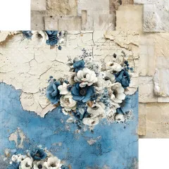 Blau-weißes Blumenbouquet auf zerrissener, zweifarbiger Putzwand in Creme und Blau