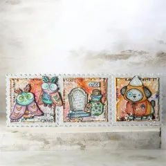 Drei gestempelte Briefmarken-ähnliche Quadrate auf Naturpapier mit Charakter-Designs, Hund in Kostüm und Mixed-Media Collagetechnik
