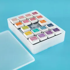 Tablett mit eingeraeumten bunten Hero-Hues-Stempelkissen in einer Deep-Stax-Box