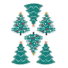 Nahaufnahme des Stickerbogens mit den bunt geschmückten Weihnachtsbaum-Motiven