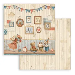 Heimat-Szene mit Maus und Blumenstrauß, Bilderrahmen und Girlanden an Holzwand, Geburtstagsszene mit Teddybär und Torte