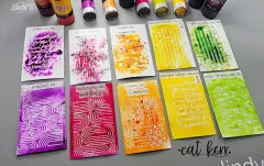 Farbvergleich der fünf Magical-Shaker-Töne als Shaker- und Spray-Anwendung auf Cardstock