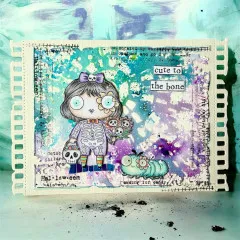 Kreatives Projekt: Filmstreifen-Collage mit bedruckter Figur, Blüten, Spinnen und Aquarelleffekten