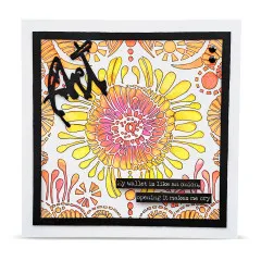 Quadratische Mixed-Media-Karte in Gelb und Orange mit Stencil-Hintergrund