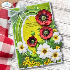 Grüne Karte mit rotem Mohn und weißen Margeriten im Oval-Rahmen, Spruch „Let us live like flowers, wild and beautiful and drenched in the sun“.