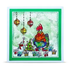 Grüne Weihnachtskarte mit Hahn, Pinguin, Christbaumkugeln und kleinem Tannenbaum