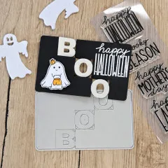 Handgemachte Halloween-Karte mit Boo-Schriftzug und Geister-Motiv