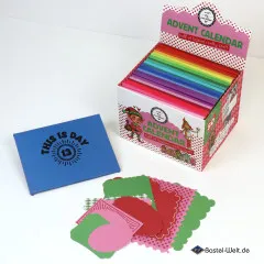 Art By Marlene Adventskalender mit blauem Kärtchen Tag 13 und ausgefransten Stanzteilen in Grün und Rot