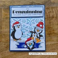 Blaue Weihnachtskarte mit drei Pinguinen mit Weihnachtsmützen und Schneeflocken-Prägung