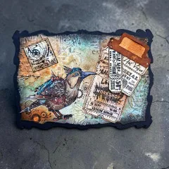 Karte im Wellenrahmen mit Steampunk-Vogel und gestempelten Tickets wie London Workshop