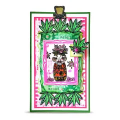 Karte mit Zouki-Mädchen im Rahmen aus grünen Blättern auf Pink und Schriftzug zouki