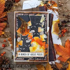 Halloween Karte mit schwarzen Katzen und Herbstlaub Dekoration