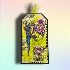Kreatives Lesezeichen in Gelb-Grün mit Papagei und Blumenmotiv, verziert mit Stencil