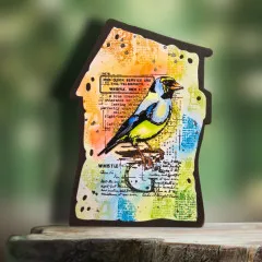 Hausförmige Mini-Karte in bunten Farben mit Vogeldarstellung