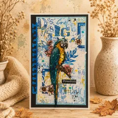 Dekorierte Mixed-Media-Karte mit blauem Papagei und Trockenblumen-Deko