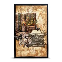 Detailreiche Mixed-Media-Karte mit Schreibmaschine und Bücherregal im Hintergrund