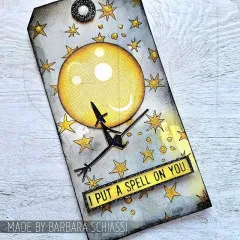 Halloween Tag mit großem gelbem Mond und fliegender Hexe