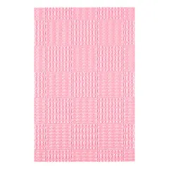 Nahaufnahme des geprägten Diamantblockmusters in Rosa, das die feine 3D-Struktur des Prägefolders zeigt.