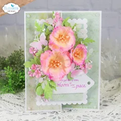 Pastellfarbene Fatzkarte mit pfirsich-rosa Mohnblüten und Vögeln, Spruch „In the garden of time, bloom at your own pace“.