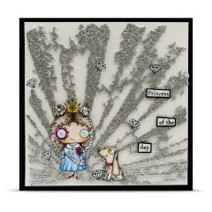 Grußkarte: Cartoon-Prinzessin blonde lockige Haare, Krone, blaues Kleid, weißer Hund, silberne glitzernde Strahlen-Streifen, Text