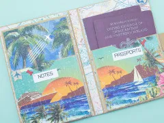 Aufgeklapptes Reisejournal mit Retro Vacay Musterpapier, Passfach und Notes- sowie Passports-Etiketten