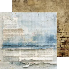Strukturpapier mit zerrissener Zeitungstext-Collage vor blauem Aquarellverlauf