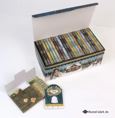 Komplette Adventskalender-Box mit geöffnetem Deckel, zeigt die Inhaltsvielfalt im Inneren
