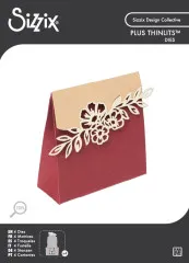Verpackung der Sizzix Thinlits-Stanzform "Blossom Gift Bag": bordeauxfarbene Geschenktüte mit ausgestanzter Blütenranke.