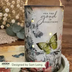 Beleuchtetes Windlicht verziert mit Amber Ledgers Rub-On Transfermotiven von Katie Pertiet